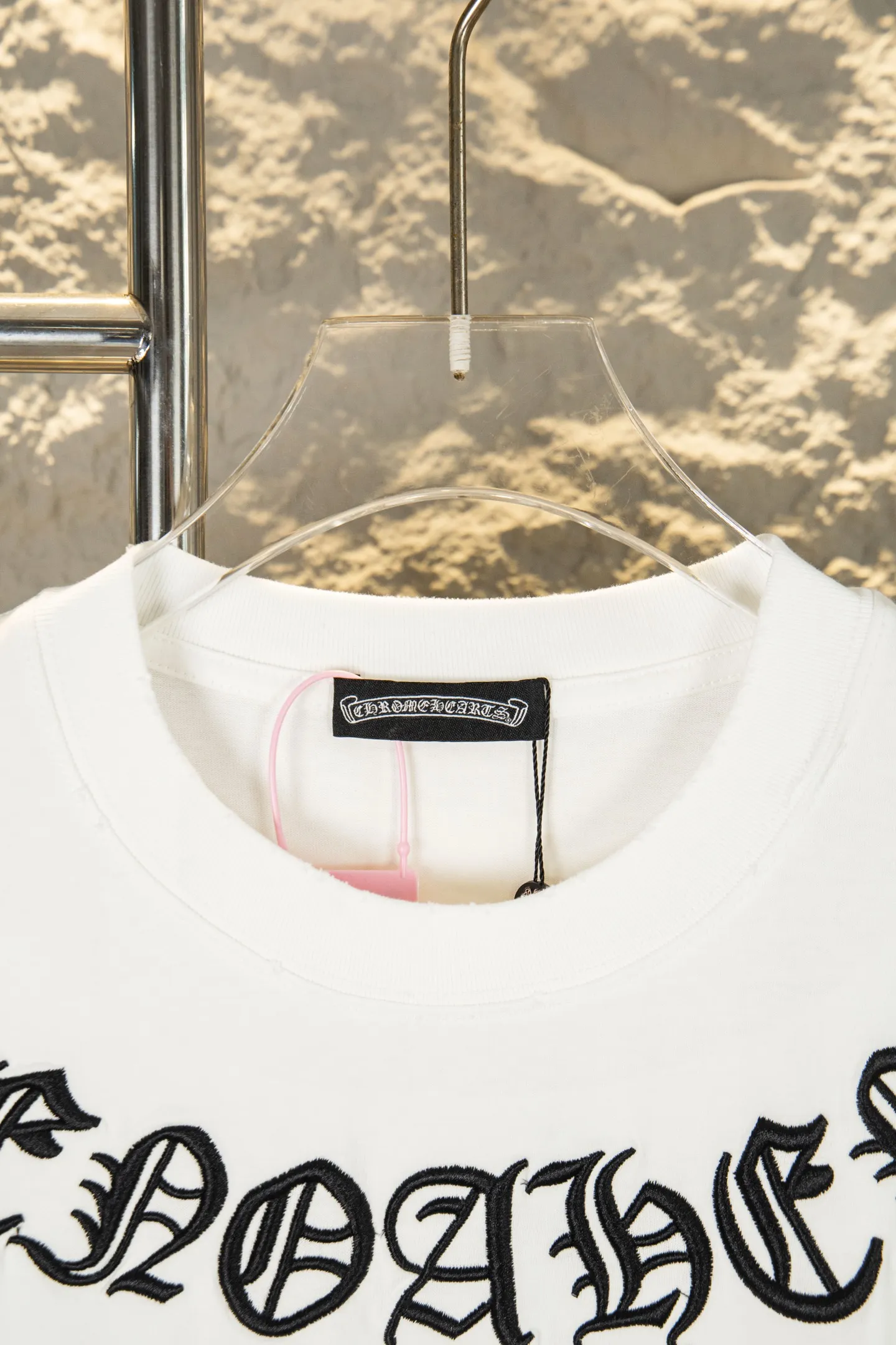 ：Y 100 Chrome Hearts 26ss New Arrival T Quality ， ，Breathable ， ， Oversize ， Same Style ， 。 Classic ，Retro ， 。 ， 。 ， 。 、 、 ， 、 、 ，Versatile ， ， ！ Size：s—xl ：Black White